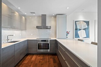197 8th St, Unit PH215 in Boston, MA - Building Photo - Building Photo