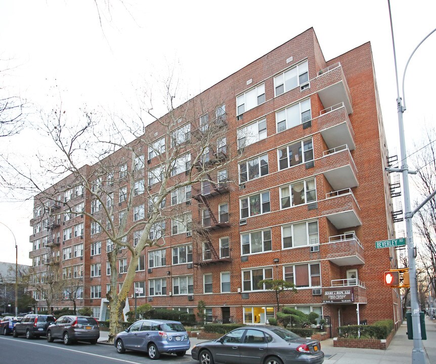 Glenn Briar in Brooklyn, NY - Foto de edificio