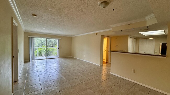 5031 Wiles Rd in Coconut Creek, FL - Building Photo - Building Photo