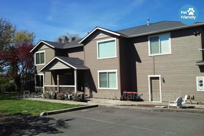 property at 822 NE 8th St