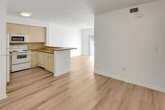 11050 SW 196th St in Miami, FL - Building Photo - Building Photo