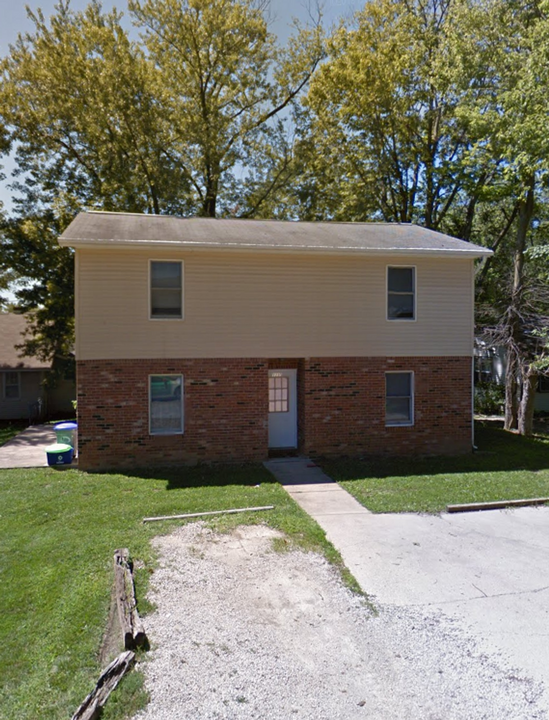 1110 S Park Ave in Bloomington, IN - Building Photo