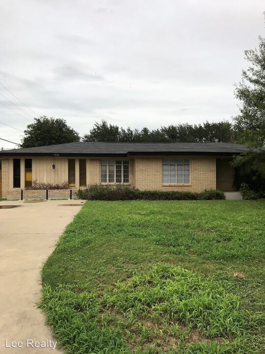 1516 Walnut Ave in McAllen, TX - Building Photo