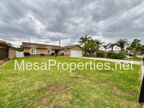 17571 Deodar Ave in Fontana, CA - Building Photo - Building Photo