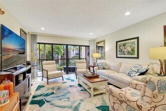 3605 S Ocean Blvd in South Palm Beach, FL - Building Photo - Building Photo