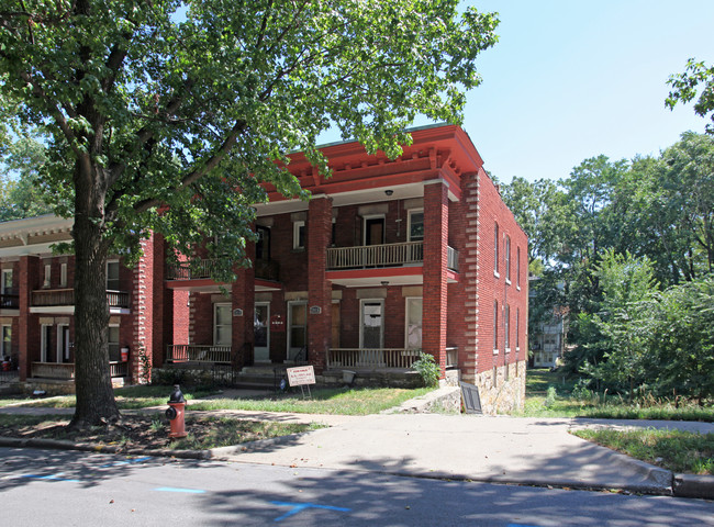 3915-3917 Norledge Ave in Kansas City, MO - Foto de edificio - Building Photo