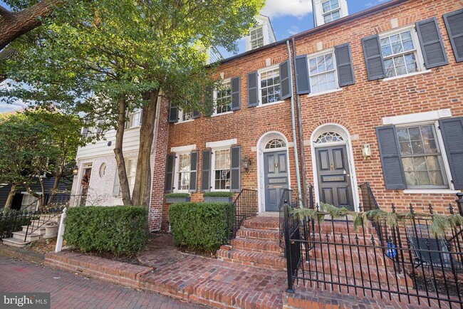 3336 Reservoir Rd NW in Washington, DC - Foto de edificio - Building Photo