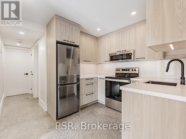 33 Parkway Ave