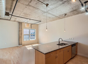2229 Blake St, Unit 406 in Denver, CO - Building Photo - Building Photo