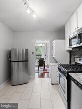 3705 S George Mason Dr in Falls Church, VA - Foto de edificio - Building Photo