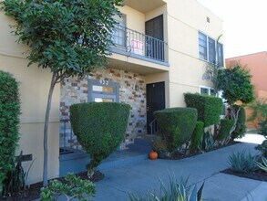 922 E. 2nd St. in Long Beach, CA - Foto de edificio - Building Photo