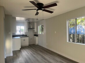 2343 Wall St in Los Angeles, CA - Building Photo - Building Photo