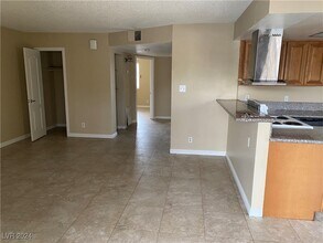 5456 Cabeza Dr-Unit -a in Las Vegas, NV - Building Photo - Building Photo