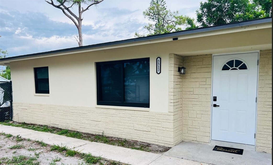 5510 Eighth Ave in Ft. Myers, FL - Building Photo