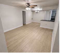 3016 Parkway Blvd, Unit 208 in Kissimmee, FL - Building Photo