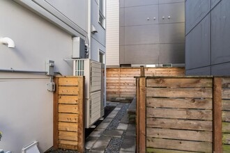 1517 NW 64th St in Seattle, WA - Building Photo - Building Photo