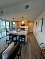 41 NW 32nd St, Unit B1 in Miami, FL - Building Photo