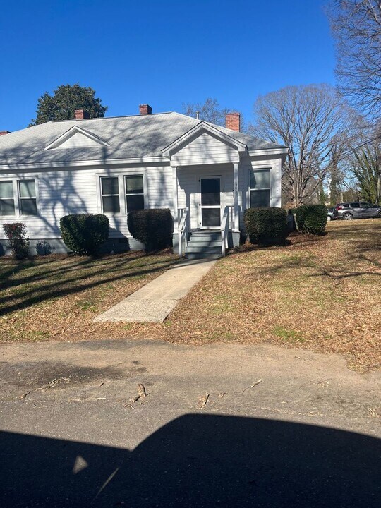 502 Gaston Ave in Belmont, NC - Building Photo