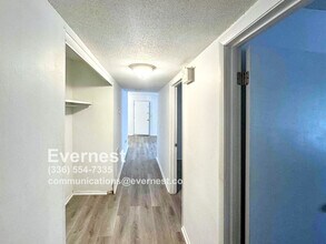2235 Sunderland Rd in Winston-Salem, NC - Building Photo - Building Photo