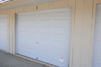 2 Roedean Dr in Nashua, NH - Foto de edificio - Building Photo