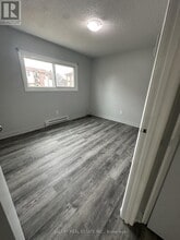 11 Lowndes Ave in Georgina, ON - Building Photo - Building Photo