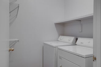 The Polo Club in Mesa, AZ - Foto de edificio - Interior Photo