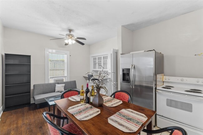 2509 Whitney St in Houston, TX - Building Photo - Building Photo