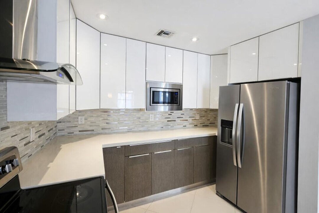 4135 Eastridge Cir in Pompano Beach, FL - Building Photo