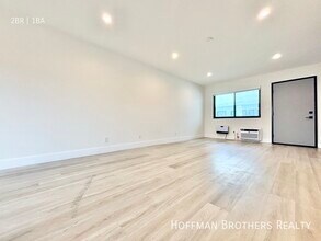 6958 Woodman Ave, Unit 5 in Los Angeles, CA - Foto de edificio - Building Photo