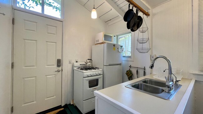 1727 Chorro St in San Luis Obispo, CA - Foto de edificio - Building Photo