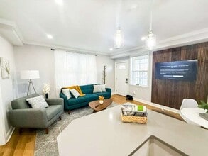 12 Nashua St, Unit 2 in Fitchburg, MA - Building Photo - Building Photo