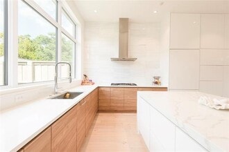 610 N Oak Cliff Blvd in Dallas, TX - Foto de edificio - Building Photo