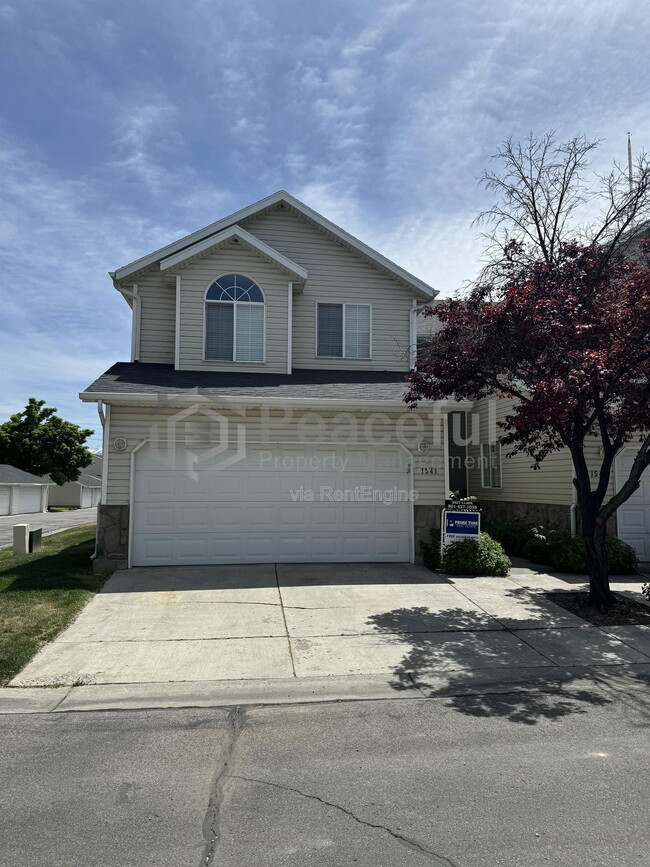 property at 1541 W Ln Ct