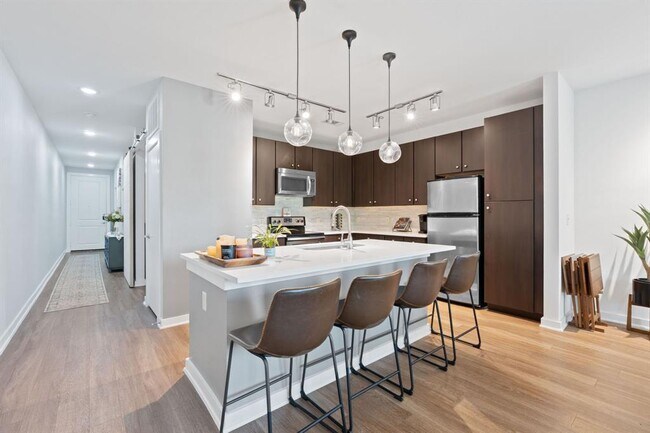 1900 Barton Springs Rd in Austin, TX - Building Photo - Building Photo