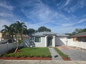716 Truman St in Lake Worth Beach, FL - Building Photo - Building Photo