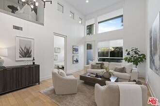 600 Ridgeley Dr in Los Angeles, CA - Building Photo - Building Photo