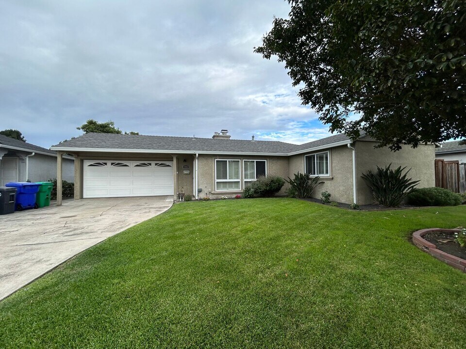 14062 Corvallis St in San Leandro, CA - Building Photo