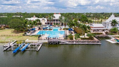 5604 Skimmer Dr in Apollo Beach, FL - Foto de edificio - Building Photo