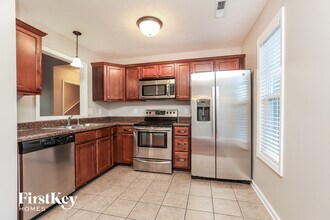 488 Cedar Valley Dr in Clarksville, TN - Foto de edificio - Building Photo