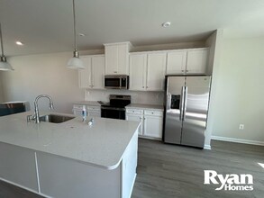 8687 Stevenson Ln in Spotsylvania, VA - Foto de edificio - Building Photo