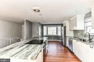 2009 Wellfleet Ct in Falls Church, VA - Building Photo - Building Photo