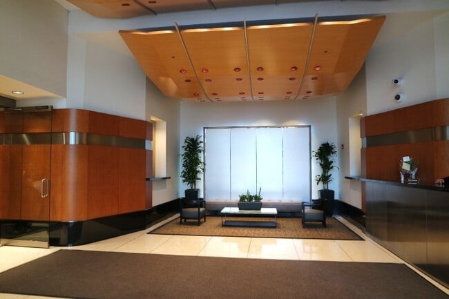 512 N McClurg Ct in Chicago, IL - Building Photo - Building Photo