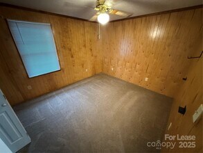 4683 Grassy Creek Rd in Denver, NC - Foto de edificio - Building Photo