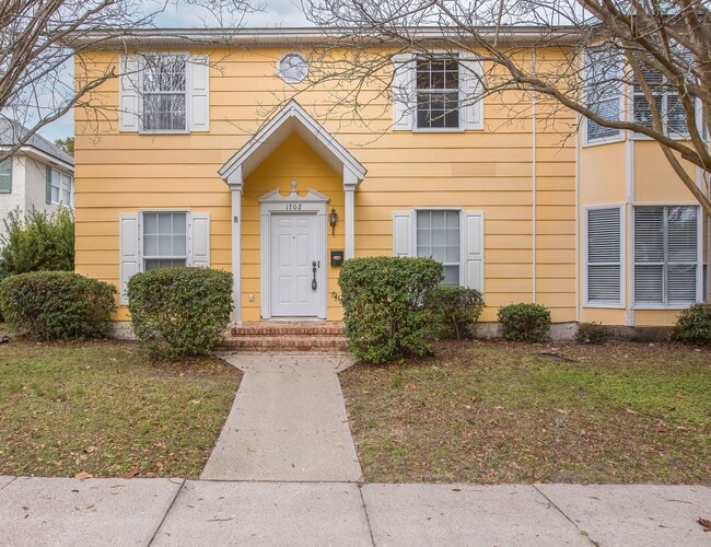 property at 1702-1704 E Jackson St