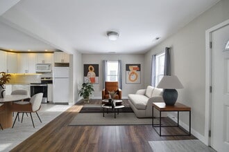 825 Albert Ave in Sycamore, IL - Building Photo - Building Photo