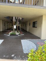 5130 Las Verdes Cir in Delray Beach, FL - Building Photo