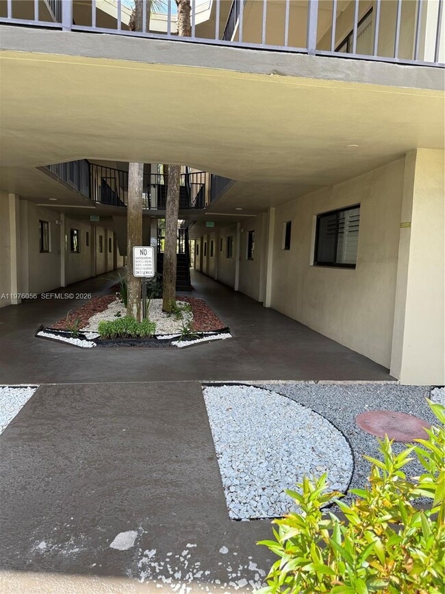 property at 5130 Las Verdes Cir