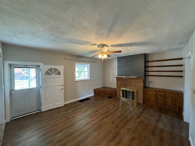 2175 Sullivant Ave in Columbus, OH - Building Photo - Building Photo