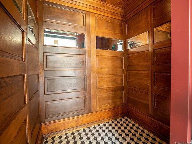 221 Lexington Ave, Unit 317 in San Antonio, TX - Building Photo - Building Photo