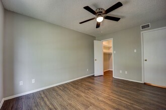 Ramsey Square Apartments in Fort Smith, AR - Building Photo - Building Photo